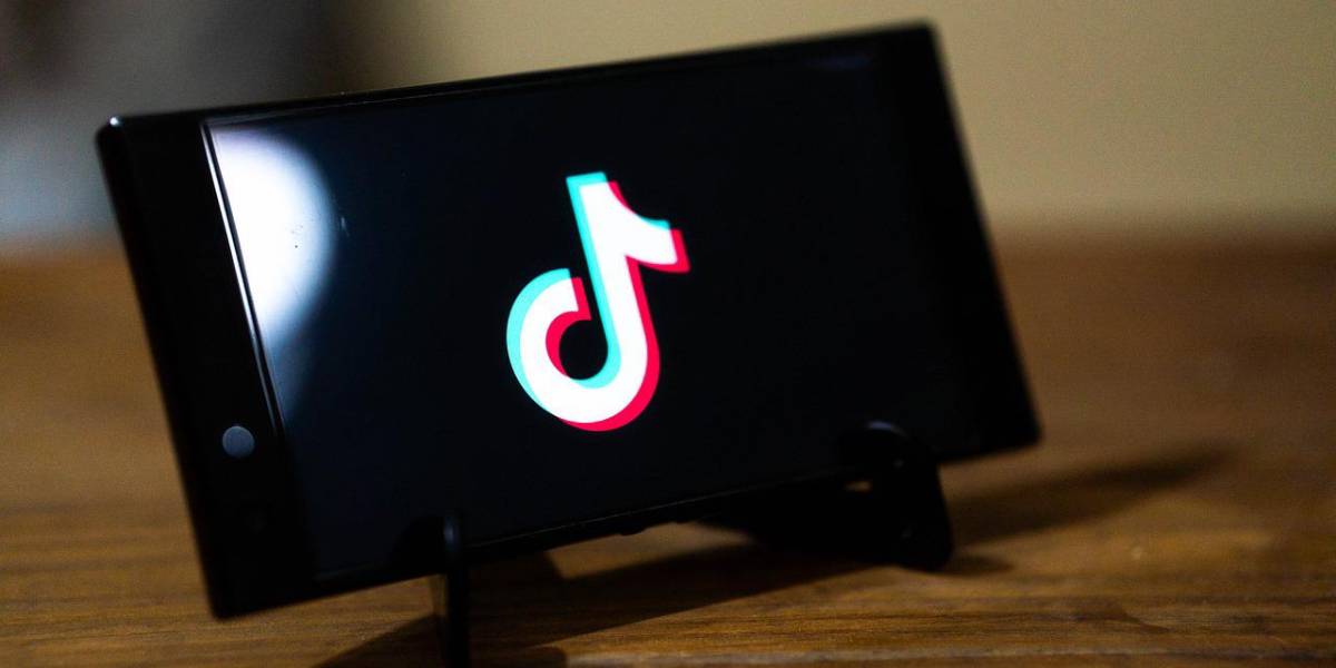 Fundador de desarrolladora china de TikTok deja junta directiva, según medios