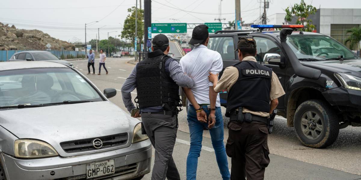 Casi 6.000 detenidos en Ecuador en 27 días de conflicto armado interno contra el terrorismo