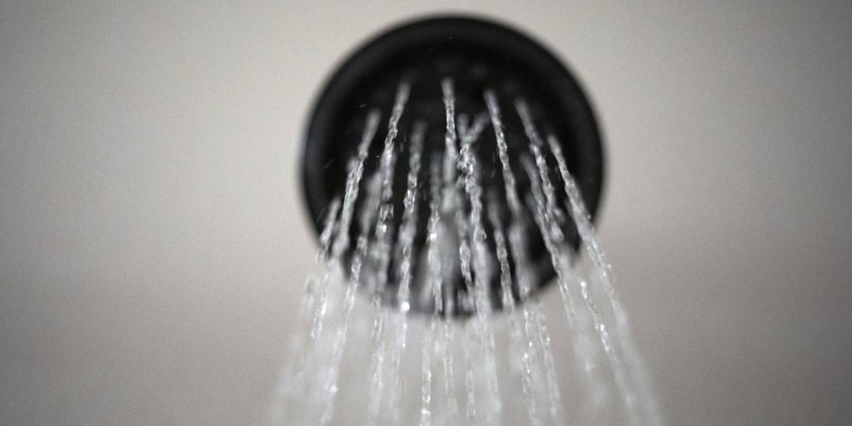 Derogarán decreto de Trump que aumentaba el volumen de agua de las duchas