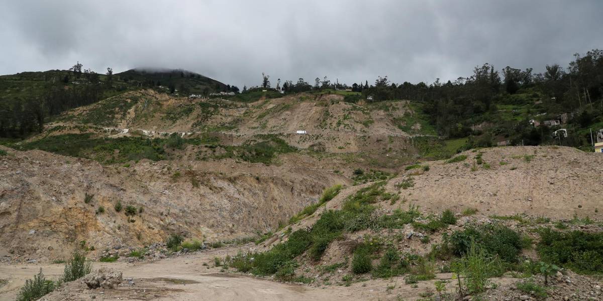 El deslave en Alausí, que dejó 75 muertos, cumple un año; su alcalde denuncia falta de ayuda estatal