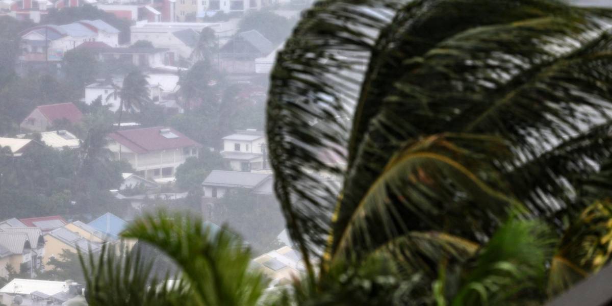 El ciclón Garance pone en alerta máxima a la isla francesa de Reunión