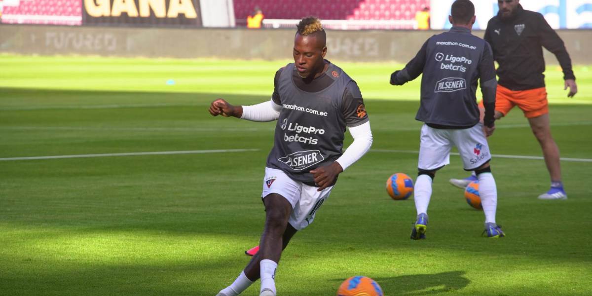 Liga de Quito hace oficial el regreso de Jhojan Julio y renovó a Adrián Gabbarini