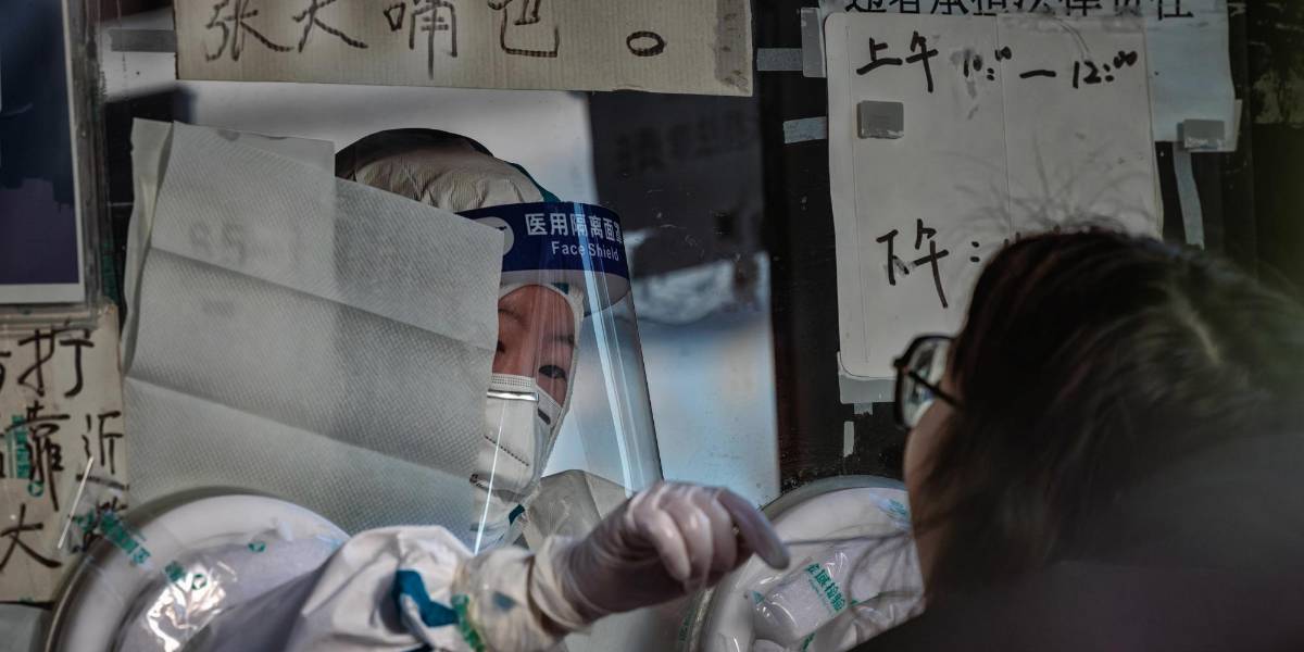 Estados Unidos pedirá a viajeros de China un test de Covid para entrar al país