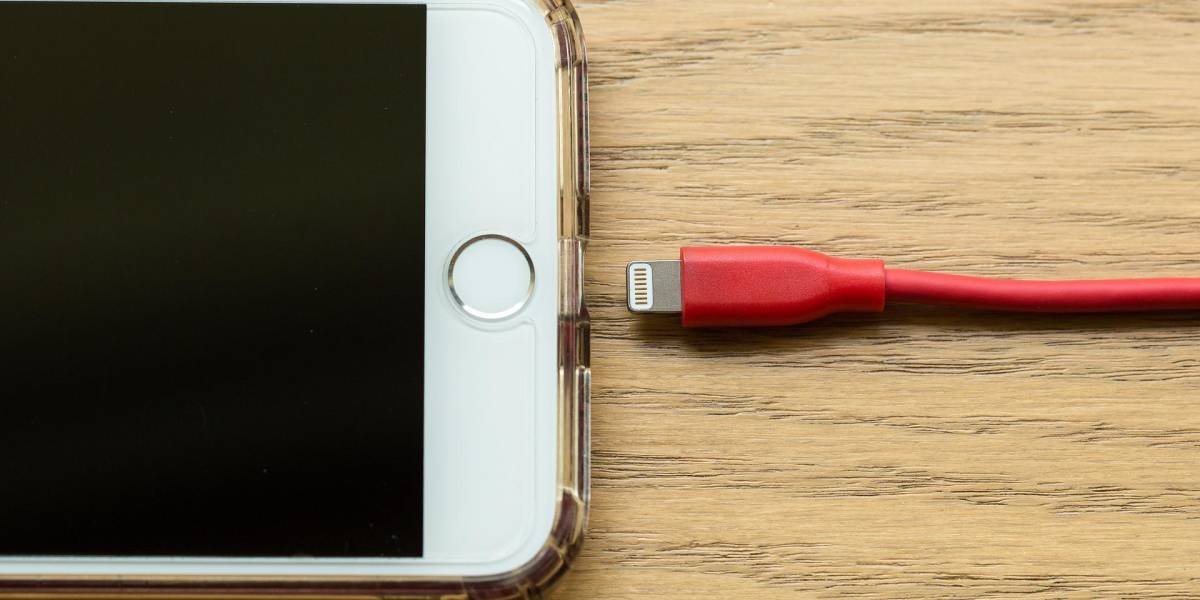 Los peligros de cargar tu teléfono con un cable roto, falso o defectuoso