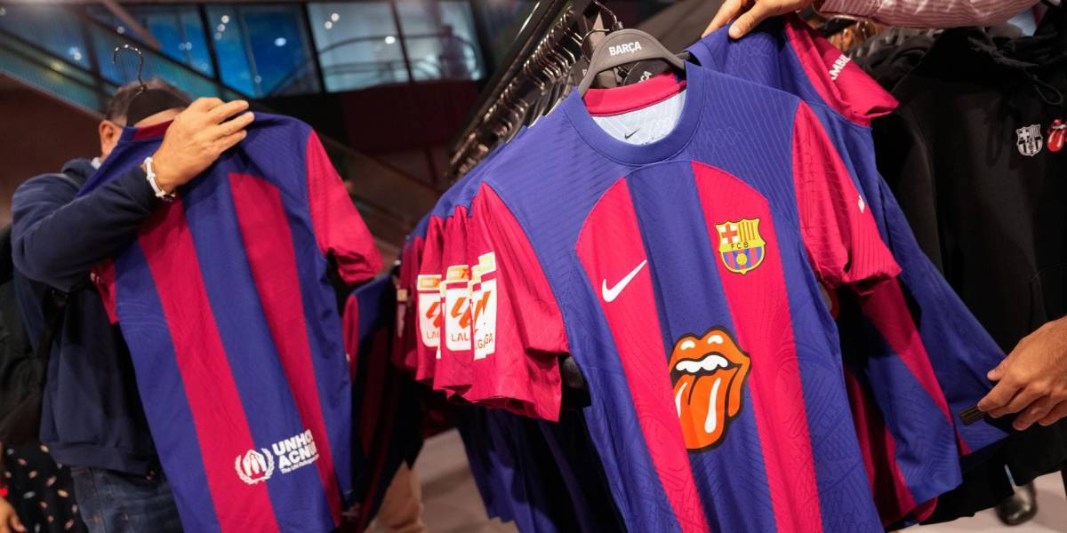 La camiseta del Barcelona con la imagen de los Rolling Stones genera una locura entre los fans