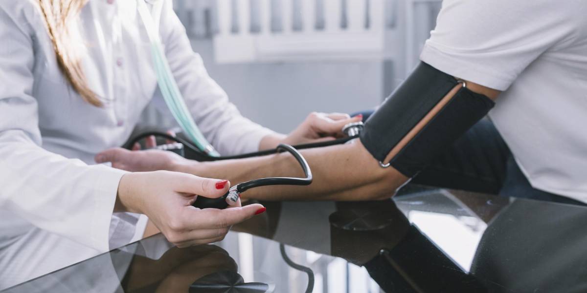 ⁠Esto es todo lo que tienes que saber sobre la presión arterial alta, sus síntomas y recomendaciones