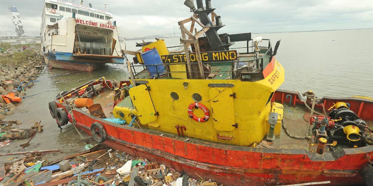 Los fallecidos por el tifón Rai en Filipinas superan los 400