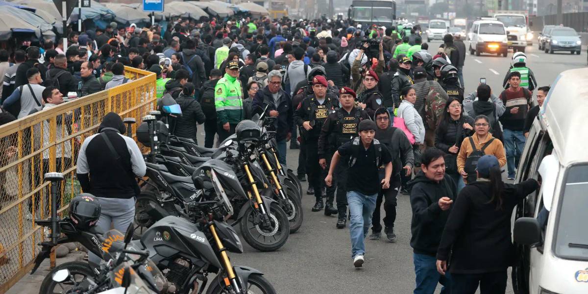 Perú: paro de transportistas en Lima, bloqueos, caos vehicular y temor por la ola de violencia