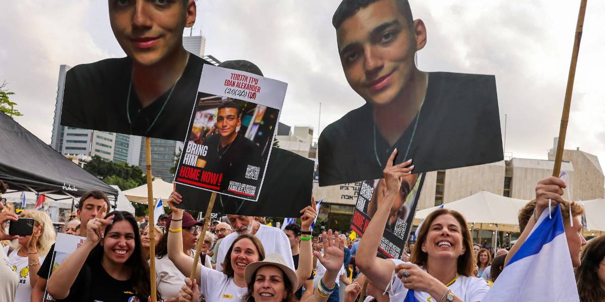 Hamás libera al soldado estadounidense Edan Alexander, rehén en Gaza
