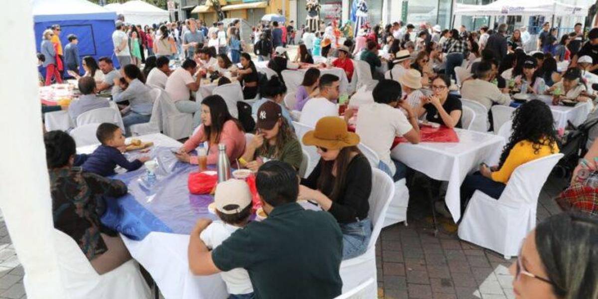 Más de 15 mil personas asistieron a la cangrejada quiteña