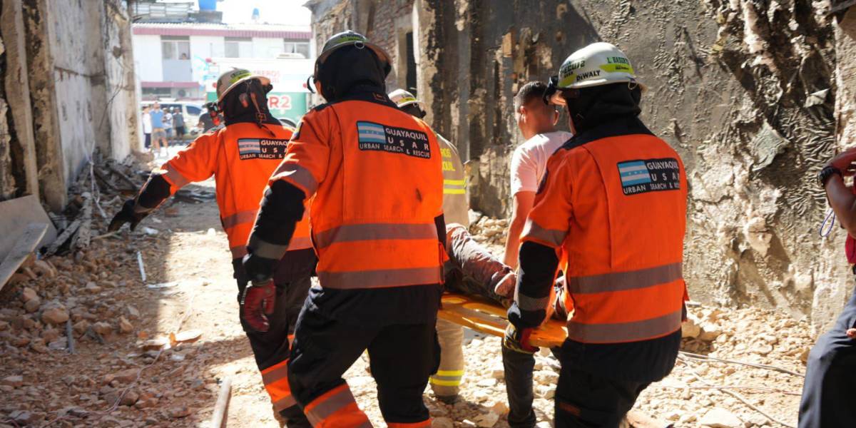 Cinco personas quedaron heridas tras el colapso de una construcción en el suroeste de Guayaquil