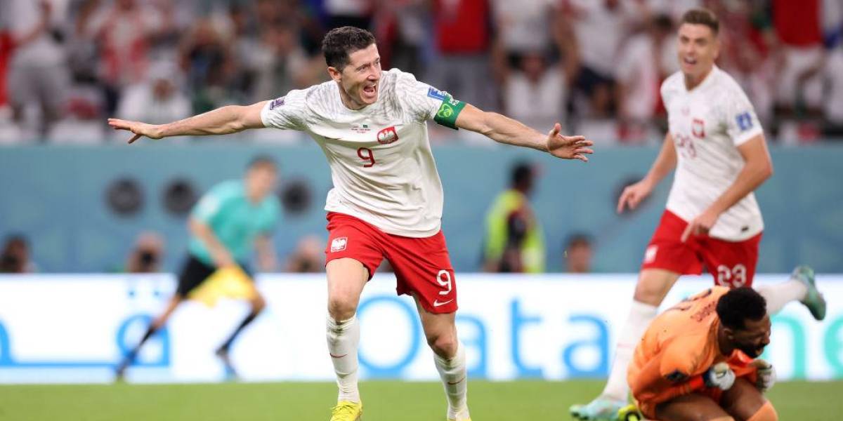 Polonia baja de la 'nube' a Arabia Saudita con el primer gol mundialista de Lewandowski