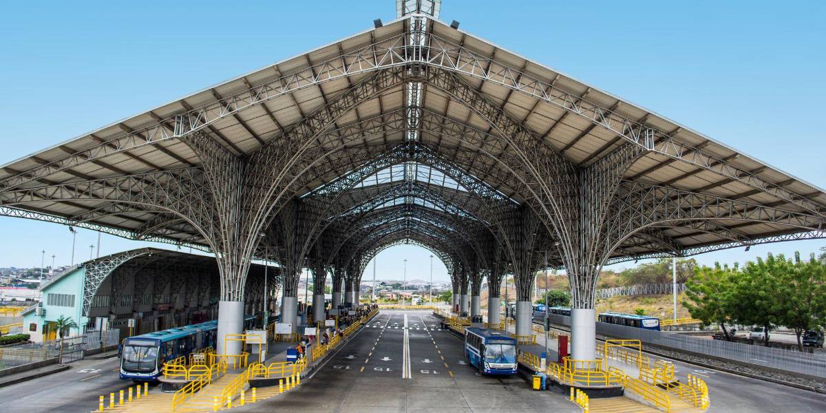 Servicio de Metrovía se suspende ante situación que vive el país