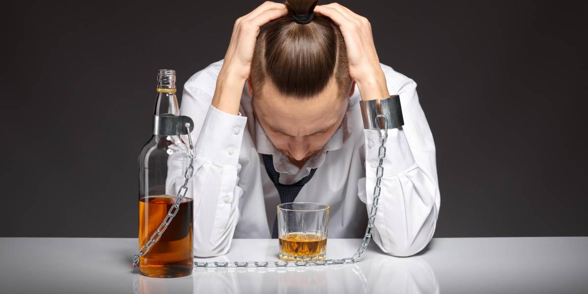 Síntomas de dependencia del alcohol, un enemigo silencioso