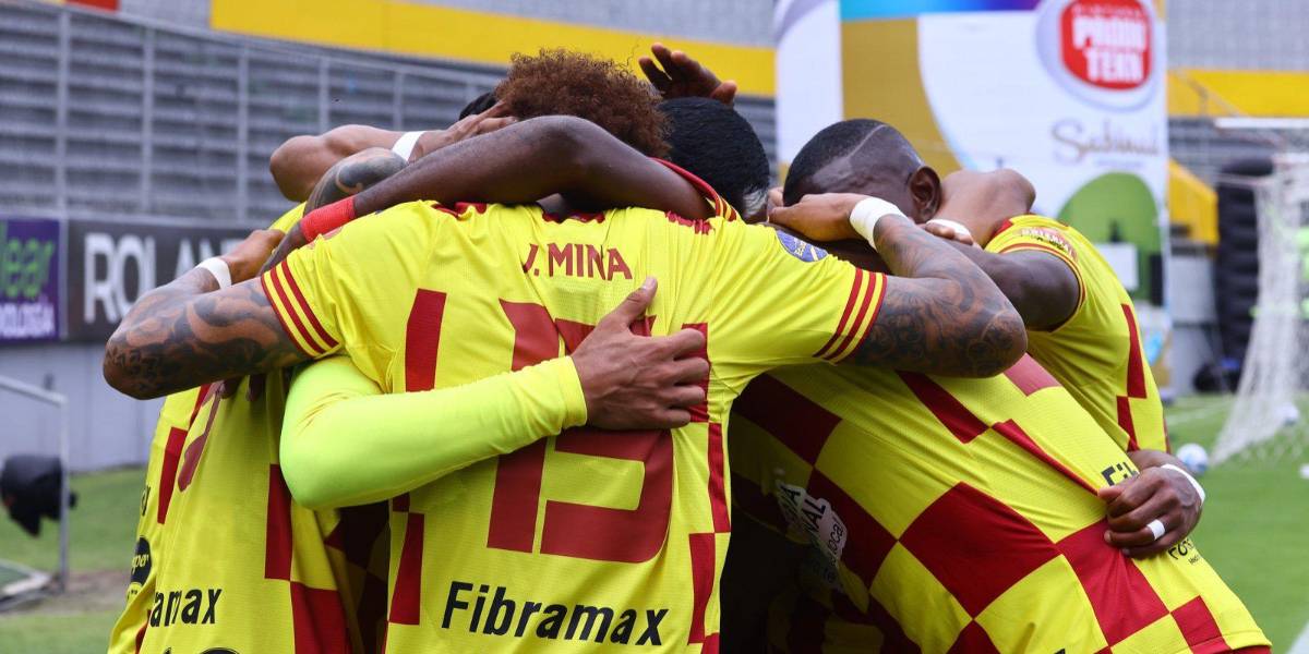 Aucas goleó 3-0 a Cumbayá y se mantiene en el primer lugar de la tabla de posiciones