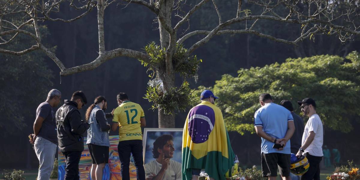 Miles de brasileños recuerdan a Ayrton Senna a 30 años de su muerte