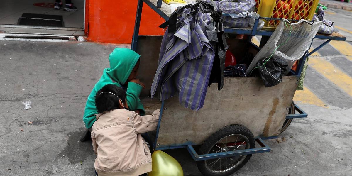 Ecuador atraviesa una situación social crítica con 5 millones de pobres