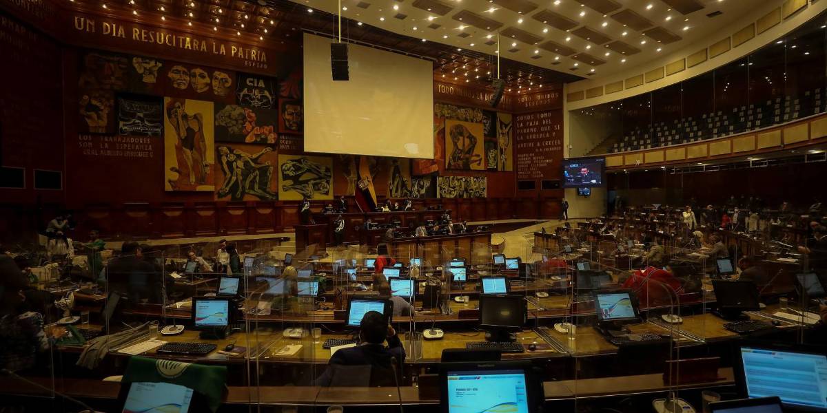 Llori pide nulidad de proceso de investigación en su contra; el domingo la comisión se reúne para calificar pruebas