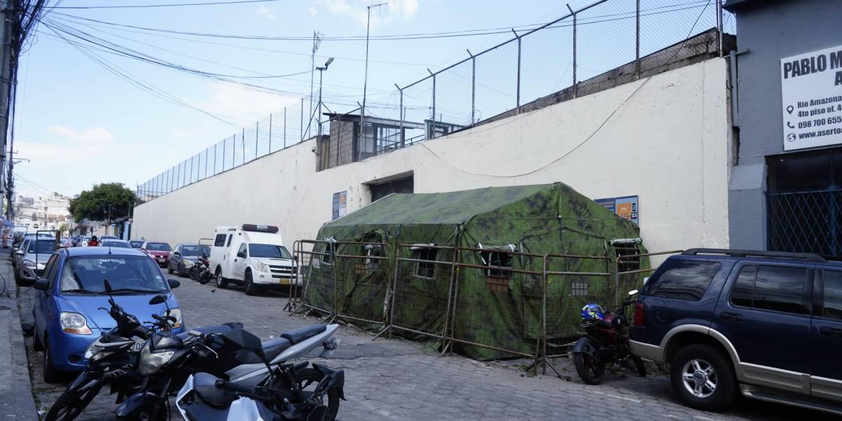 Cárcel de El Inca: la Policía y el SNAI ejecutan un operativo por amotinamiento