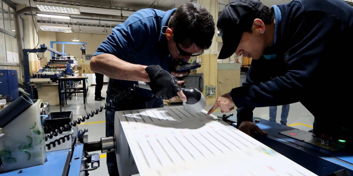 El CNE imprimió 13,7 millones de papeletas de votación para la segunda vuelta electoral