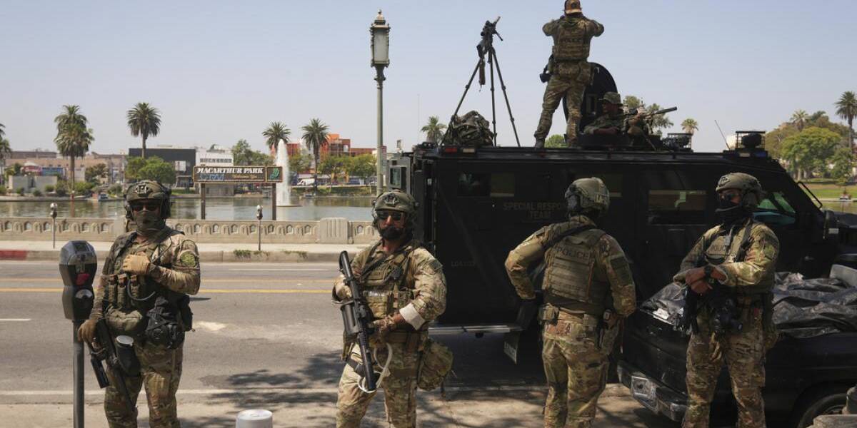 Una tropa con agentes federales irrumpió en un parque de un barrio con población migrante en Los Ángeles