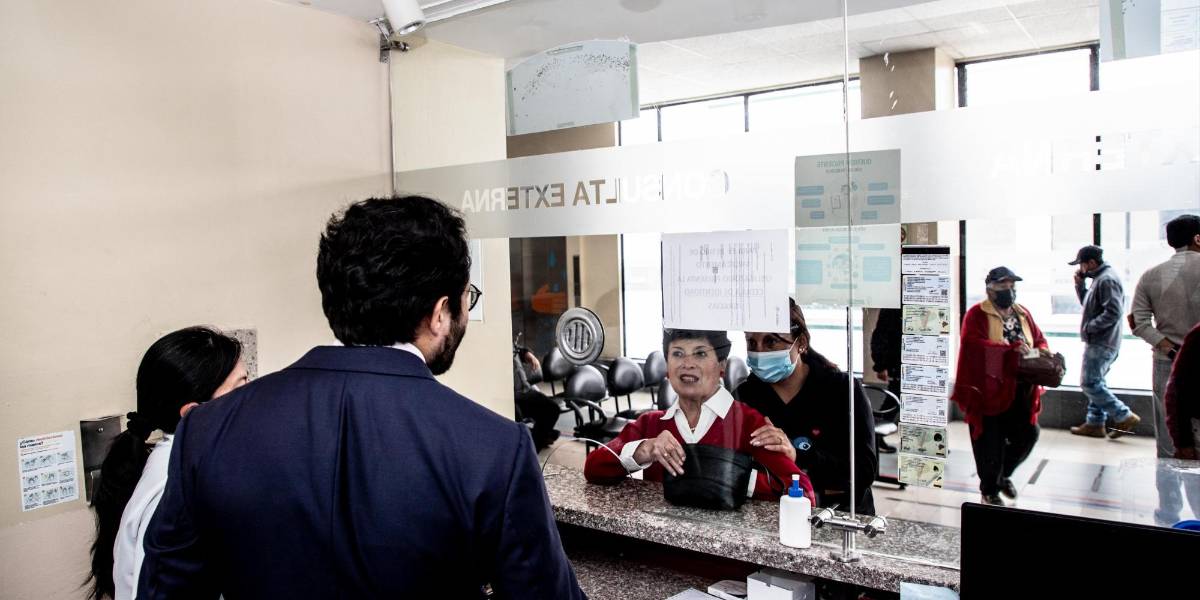 ¿Qué trámites del IESS se pueden hacer por internet y cuáles no?