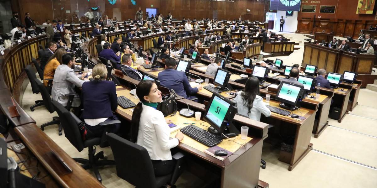 El pleno de la Asamblea sesionará este lunes por los juicios políticos del periodo anterior