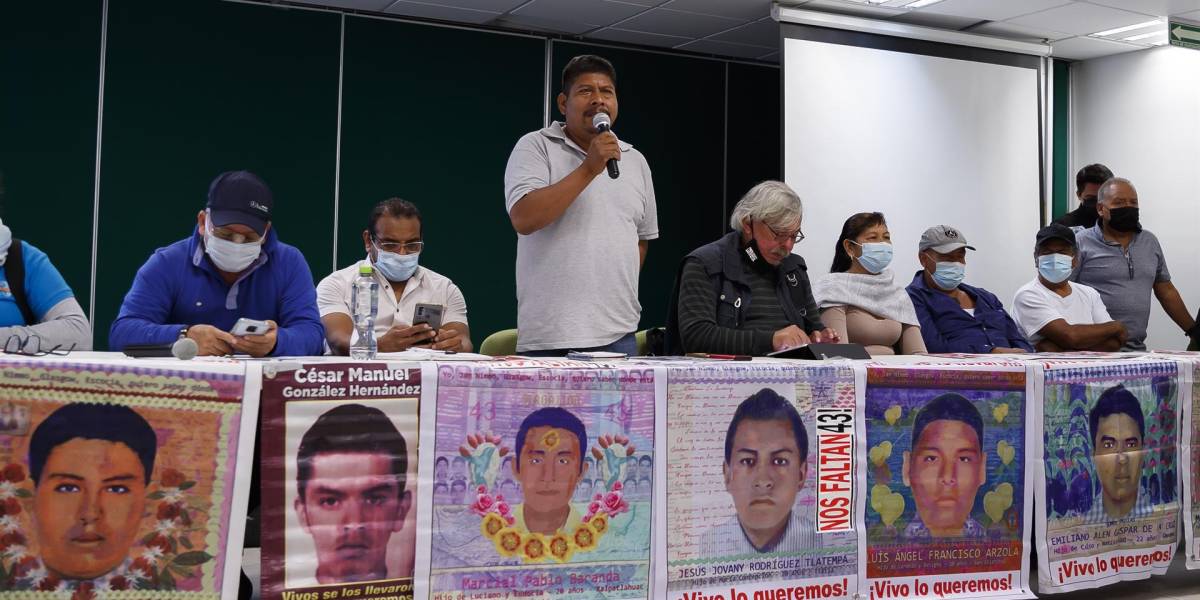 Padres de Ayotzinapa: No hay “pruebas técnicas” en informe de Comisión