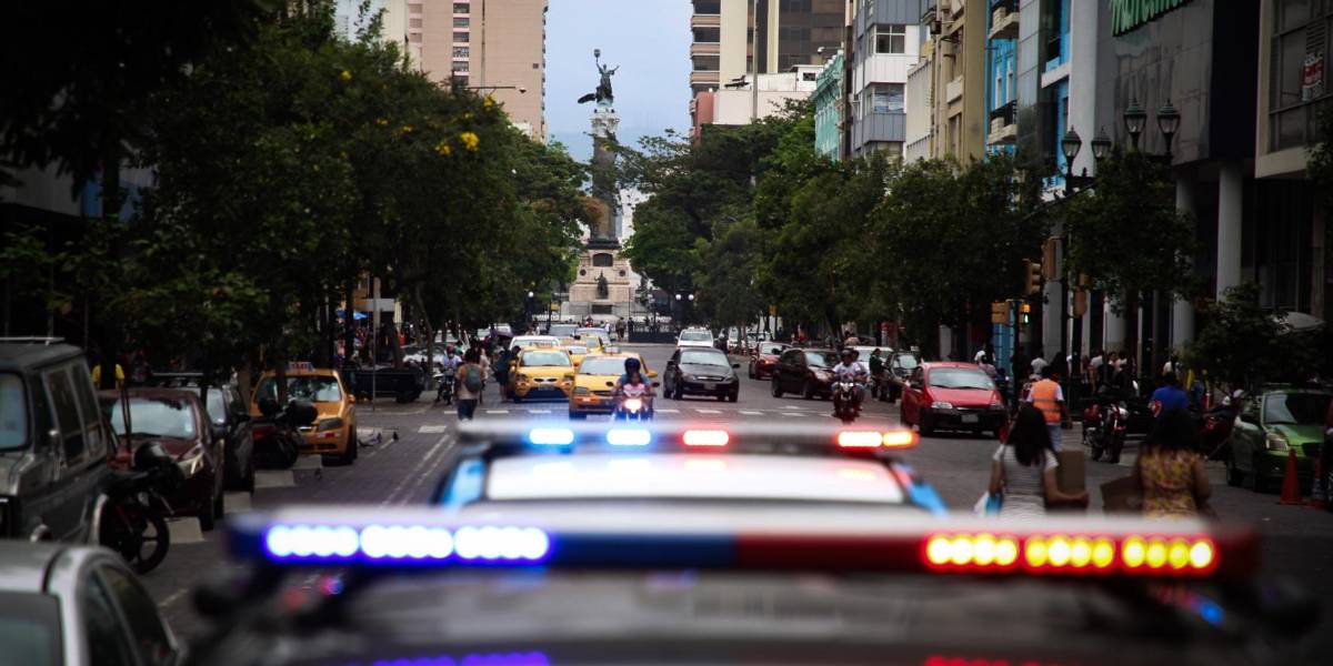 El Municipio de Guayaquil realizó un operativo para controlar el trabajo sexual en el centro de la ciudad