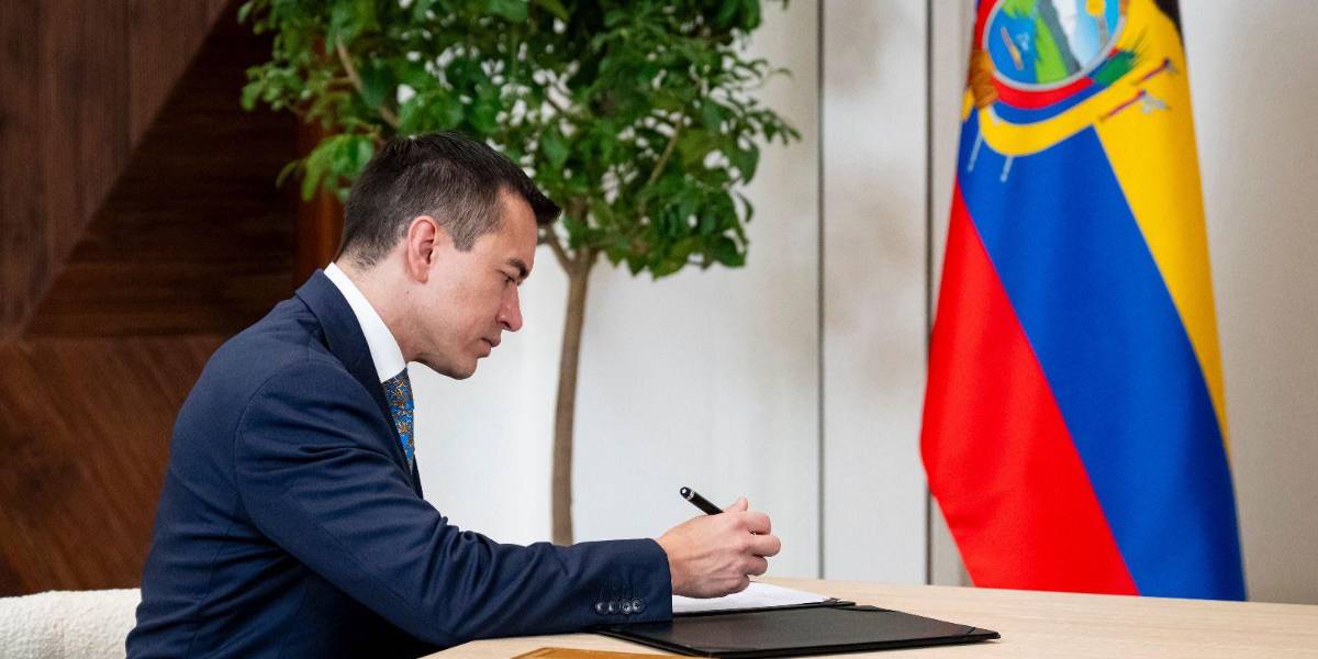 Ecuador firma tratado de Promoción y Protección de inversiones con Emiratos Árabes Unidos