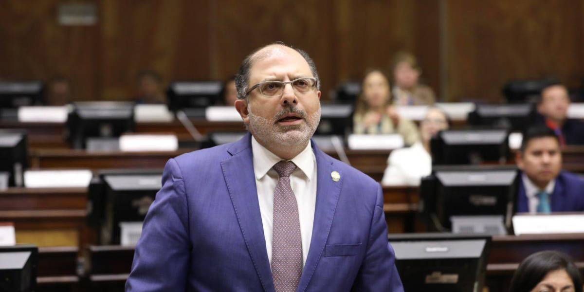 Caso Olón | Kronfle y Paola Cabezas protagonizaron un altercado en la Asamblea