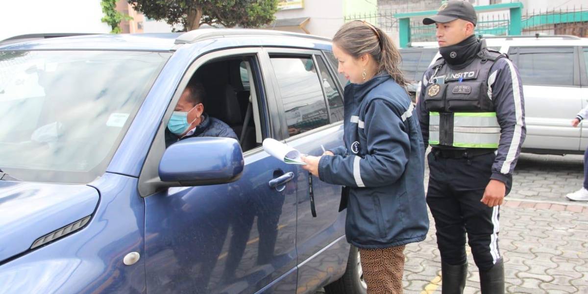 Así puede denunciar el mal uso de vehículos del Estado durante el feriado