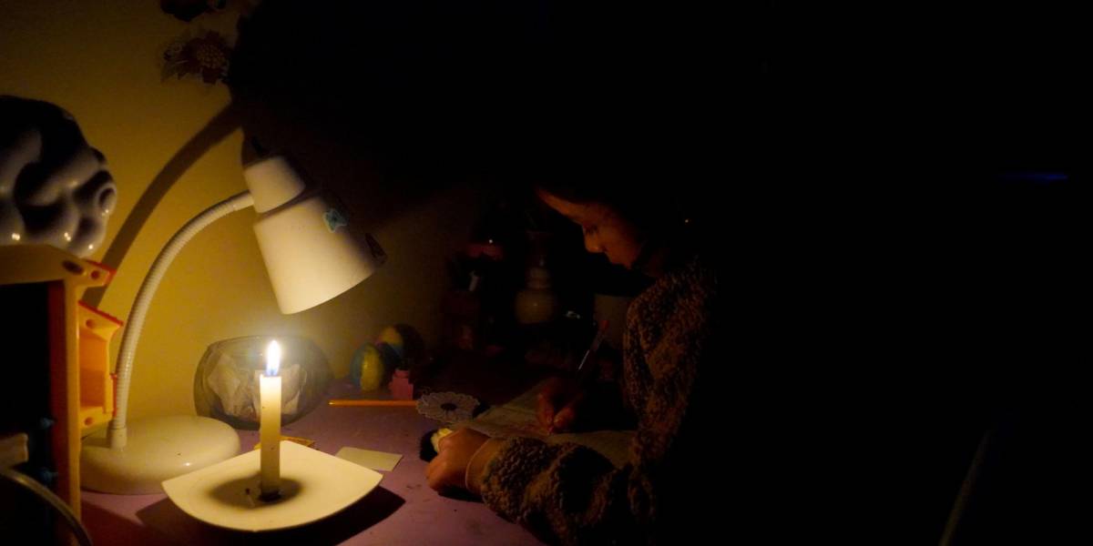 Apagones en Ecuador | El Ministerio de Energía confirma cortes de luz para el martes 16 y miércoles 17 de abril