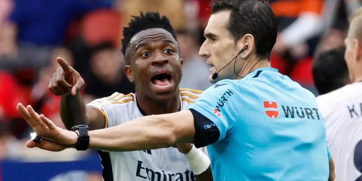 FIFA propone sancionar el racismo en el fútbol con la derrota inmediata del partido