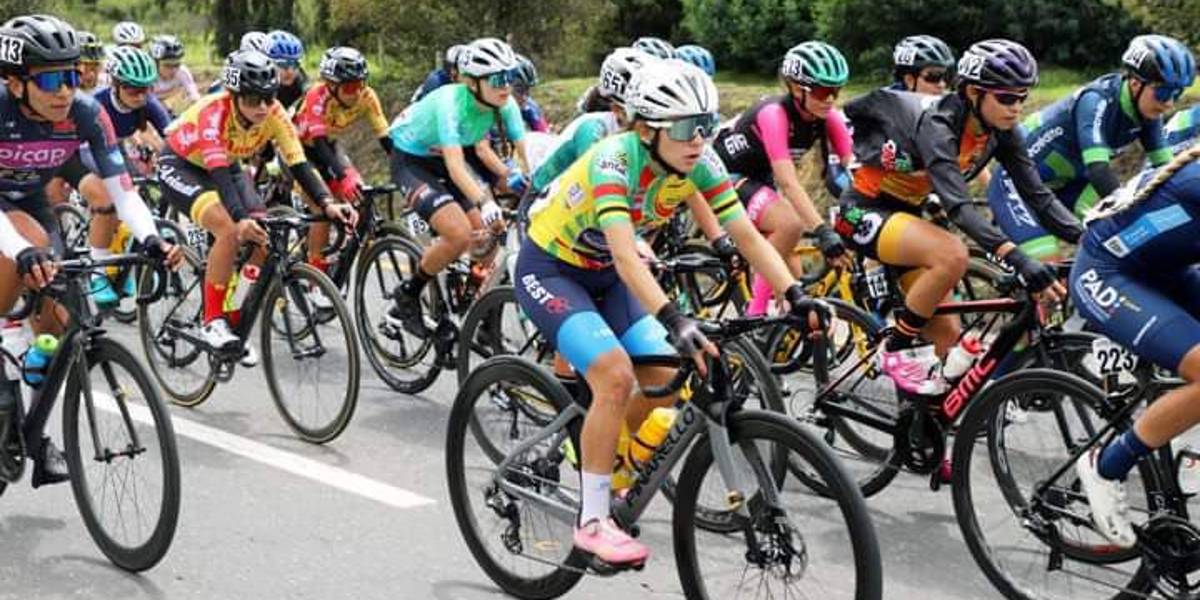 Vivar y Galarza se encuentran el 'top ten' de la Vuelta Colombia Femenina