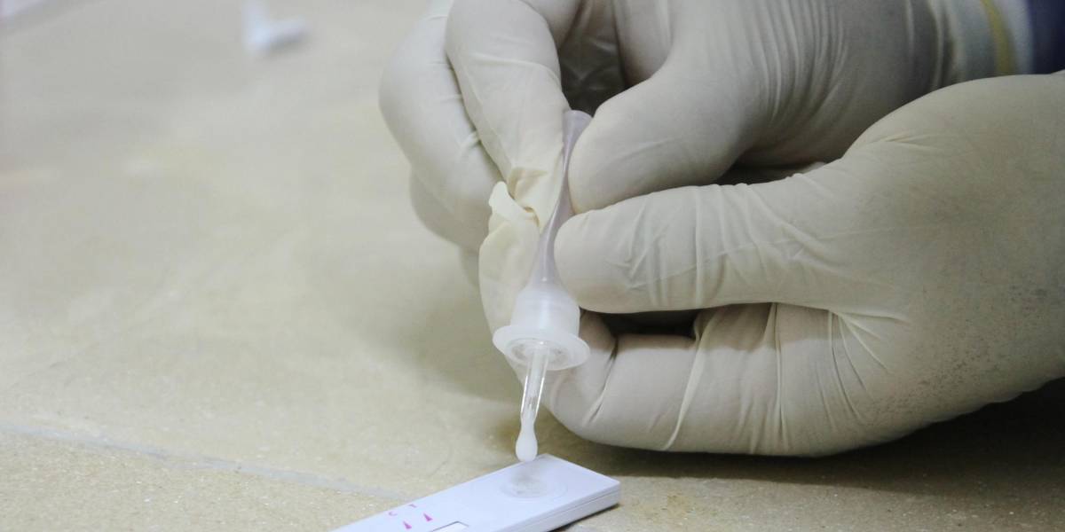 Médicos piden que se masifique campaña para el correcto uso de las pruebas de covid