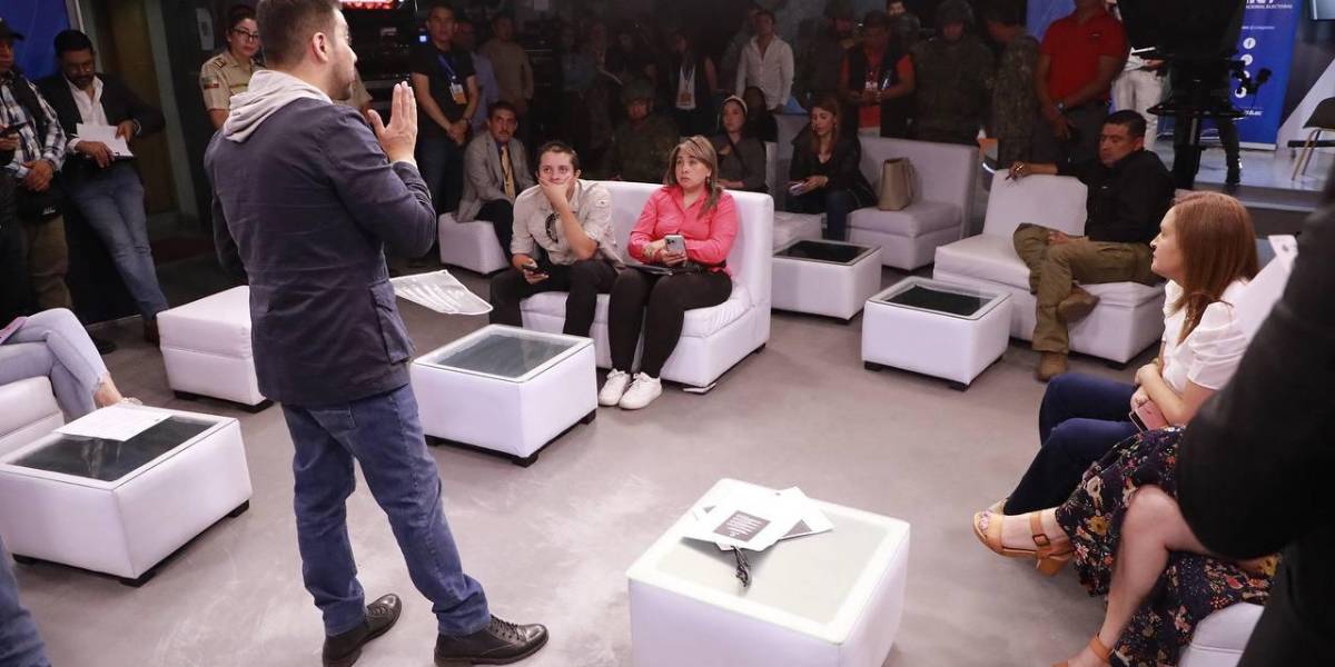 Elecciones Ecuador 2023: candidatos delegaron a sus representantes para conocer la logística del debate