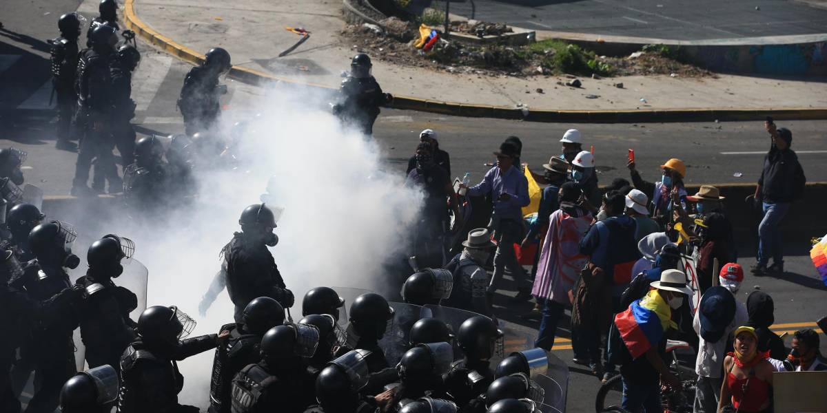 Paro nacional: Policía dispersa a manifestantes que intentan llegar a la Asamblea Nacional