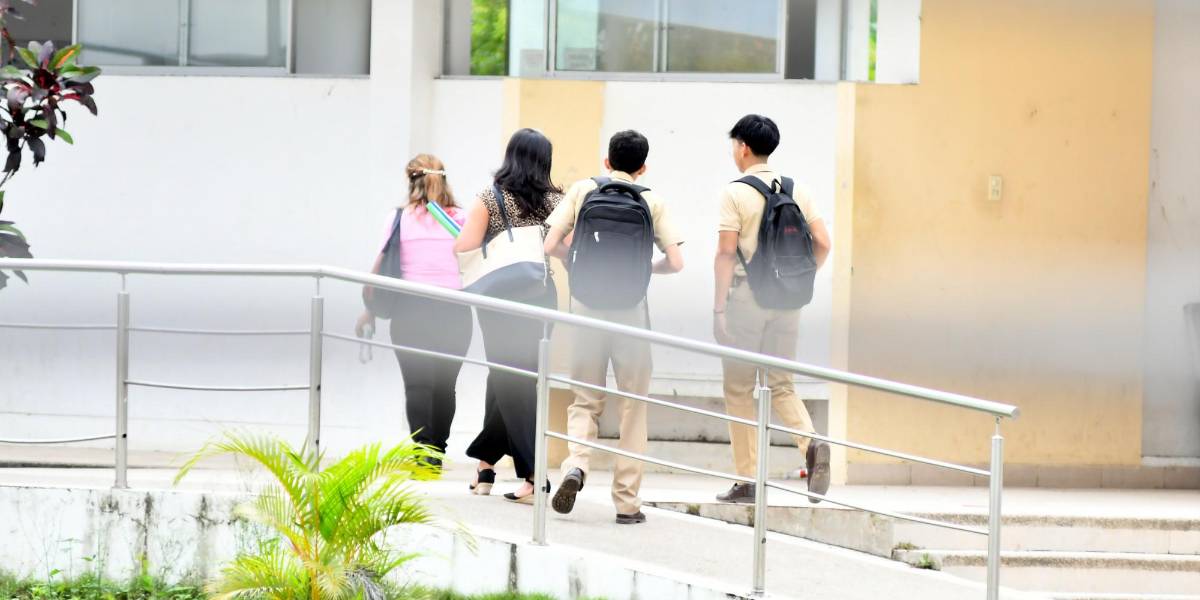 Por apagón masivo, las clases presenciales en jornada nocturna se suspenden este 19 de junio en Ecuador