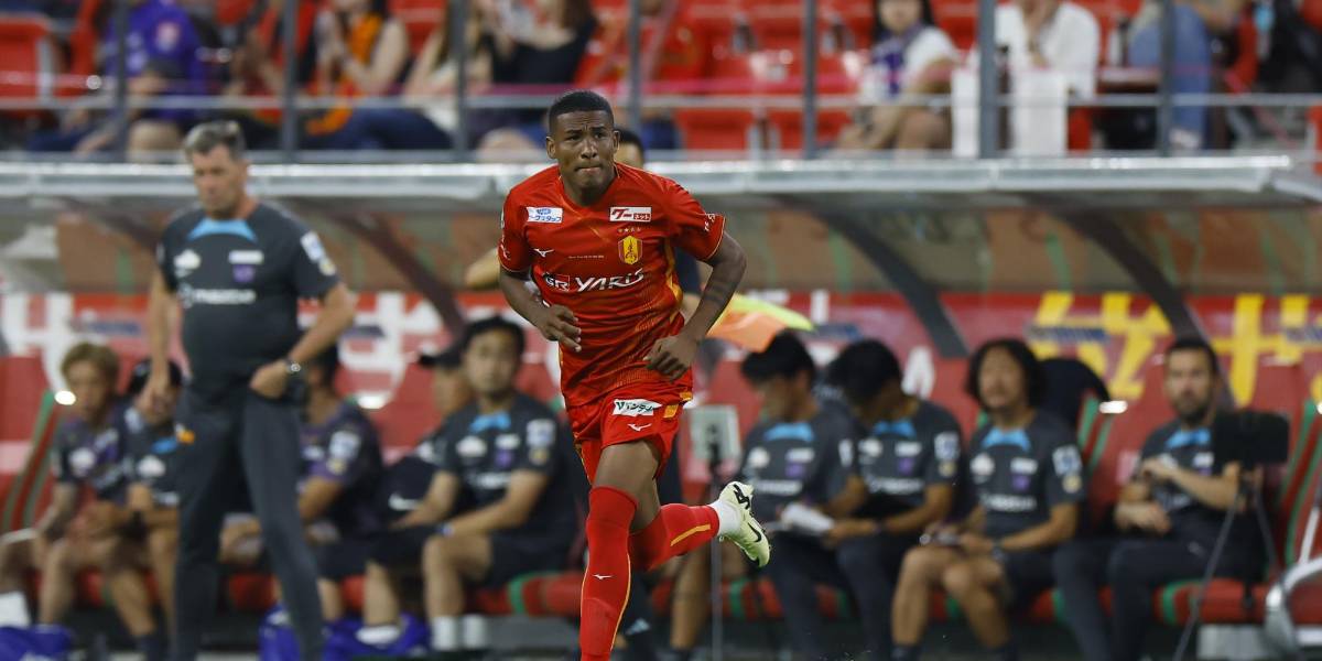 José Carabalí rescindió su contrato con el Nagoya Grampus y jugará en Universitario