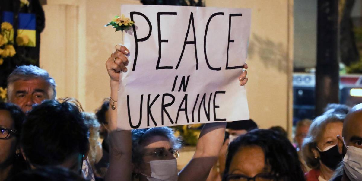 Rusos y ucranianos abren negociaciones de paz tres años después, pero no paran la guerra
