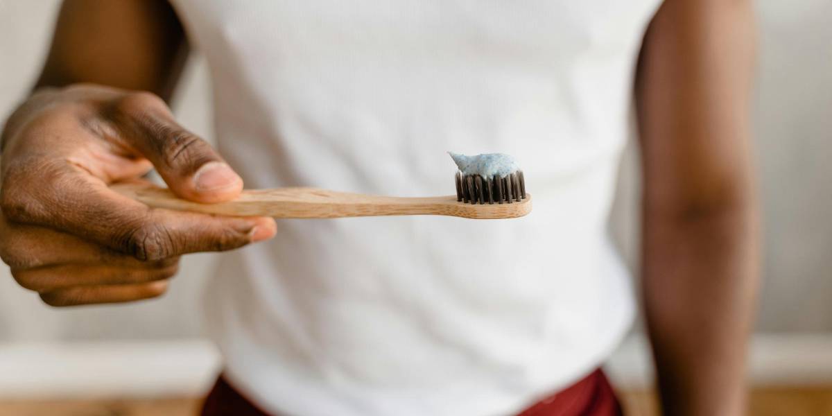 ¿Qué efectos adversos puede producir el fluoruro de estaño?