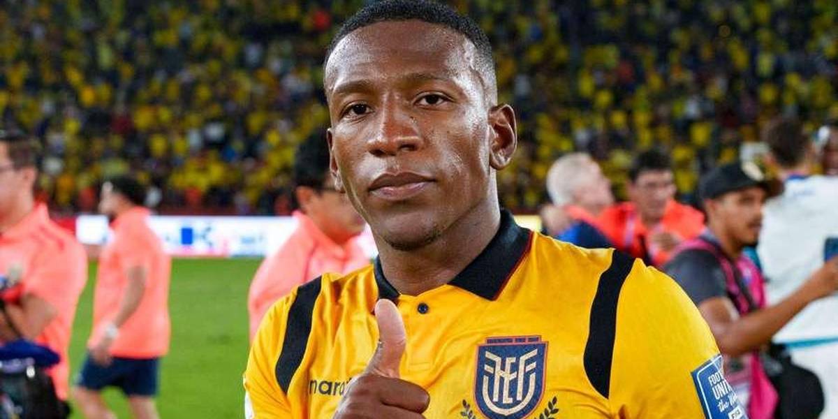 Pervis Estupiñán le habría dado el sí al AC Milan, según La Gazzetta dello Sport