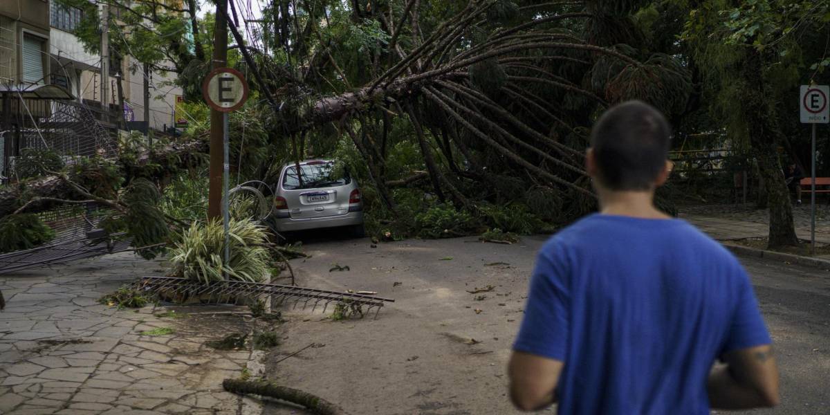 Un fallecido y más de medio millón de ciudadanos sin electricidad por temporal en el sur de Brasil