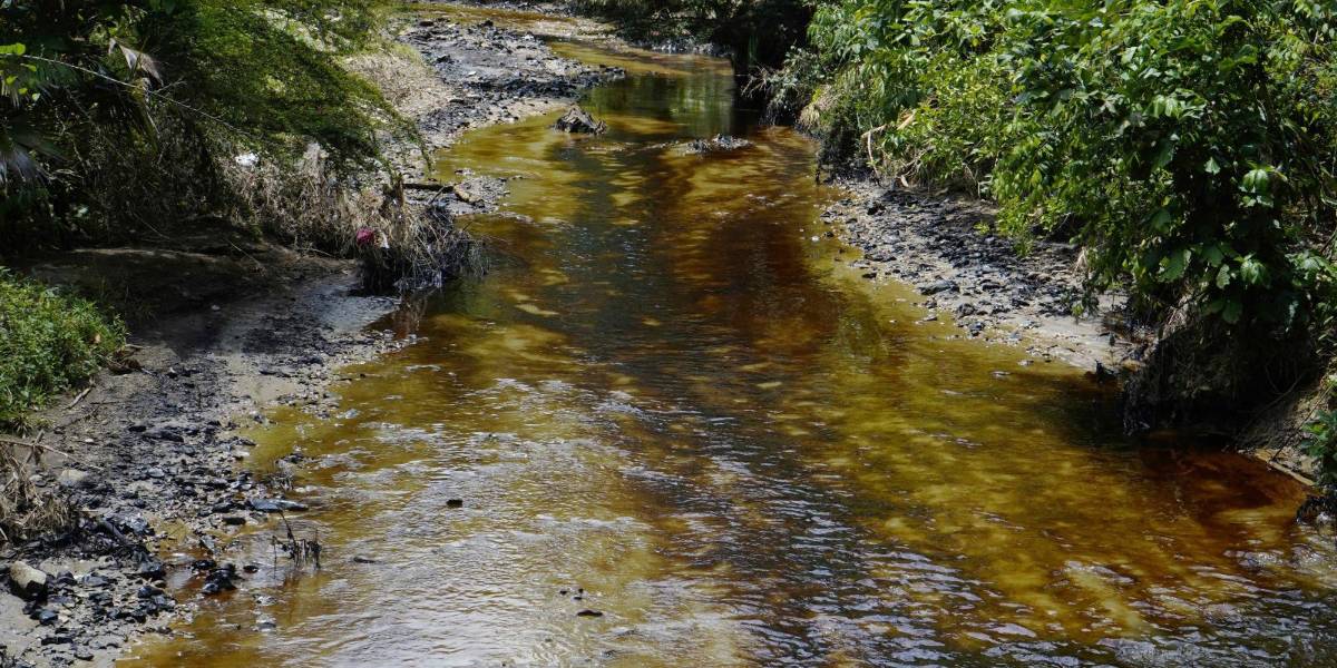 El derrame de petróleo en Esmeraldas deja a 150 000 ecuatorianos necesitados de ayuda humanitaria, dice ONU