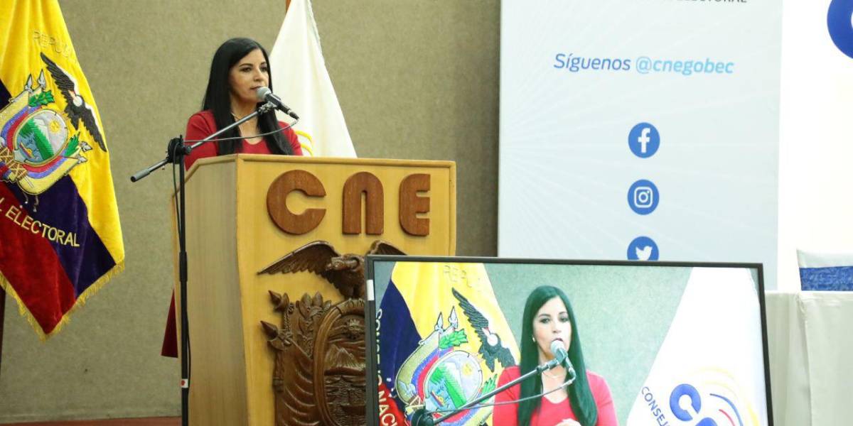 Debate presidencial Ecuador 2023 | Patricia Hidalgo: Lo que no se permite es que se refieran al pasado o asuntos familiares
