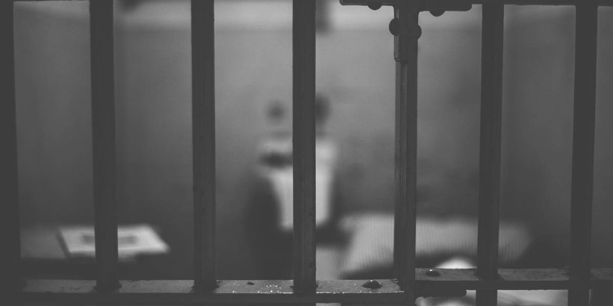 Un hombre es condenado a 29 años de cárcel por violar y embarazar 2 veces a su hija