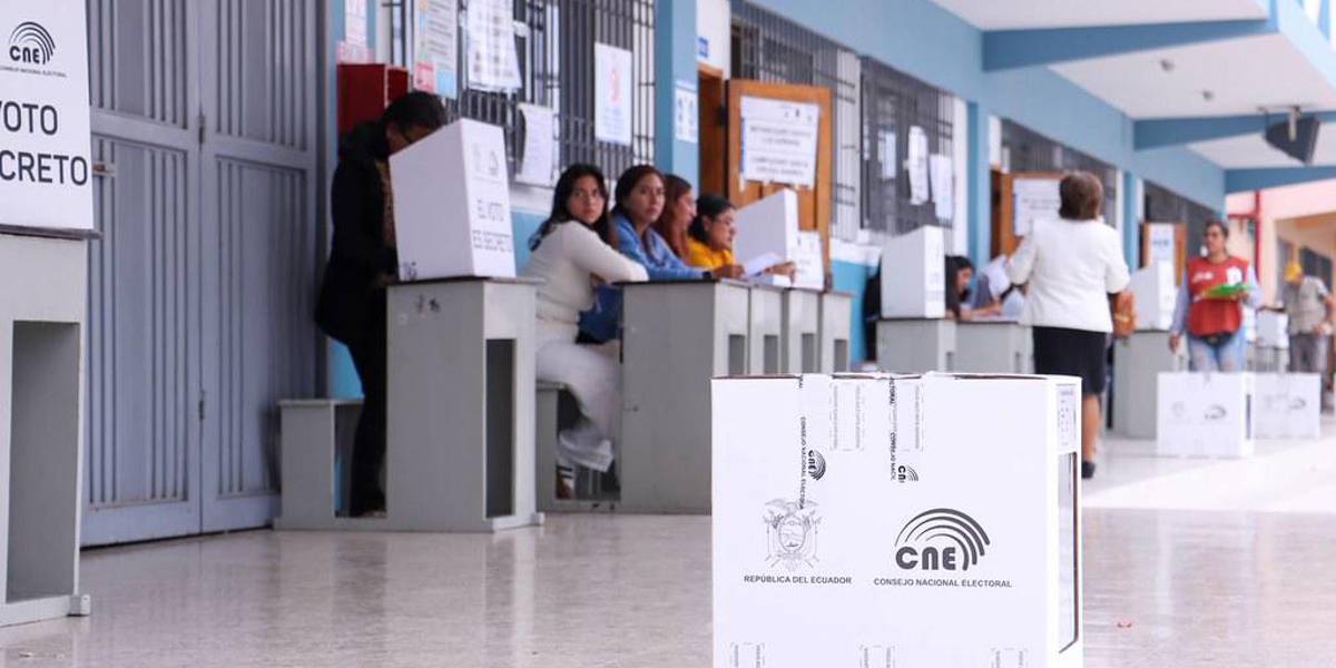 Consulta Popular 2025 | El 41 % de los electores sufragó en las primeras seis horas del proceso electoral