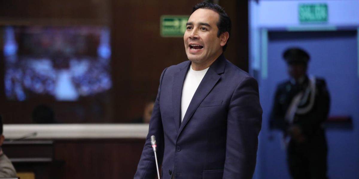 ADN denuncia al jefe de la bancada correísta, Juan Andrés González, por supuesto cobro de diezmos