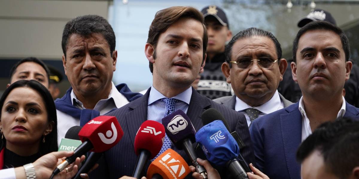 Muerte cruzada en Ecuador: exasambleístas presentan demanda de inconstitucionalidad